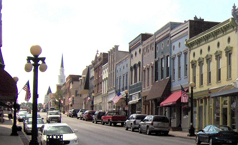 Fil:Downtown Harrodsburg Kentucky 2.jpg