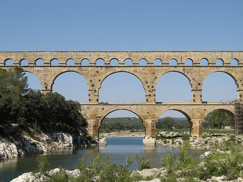 Fil:Pont du Gard 004.jpg