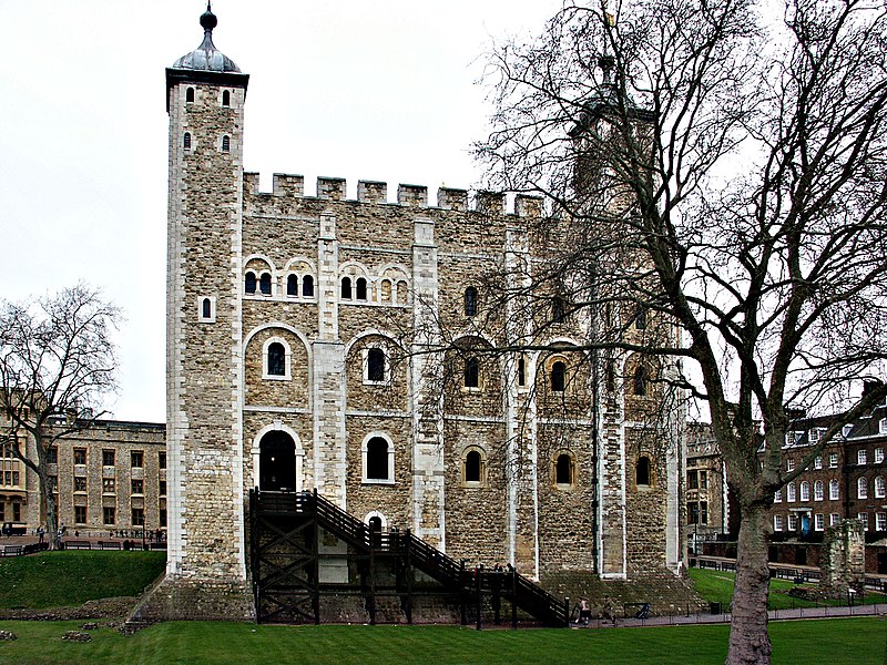 Fil:Tower of London - by Aaron Headly.jpg