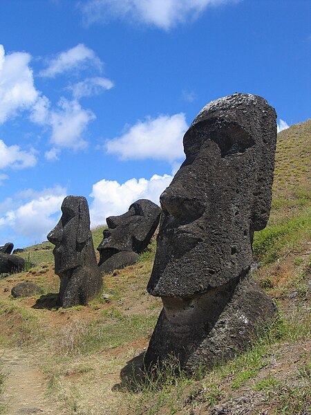Fil:Moai Rano raraku.jpg