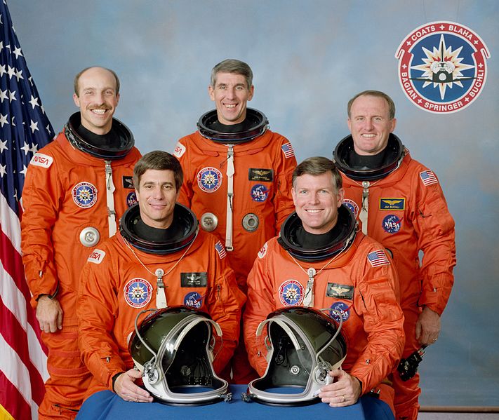 Fil:STS-29 crew.jpg