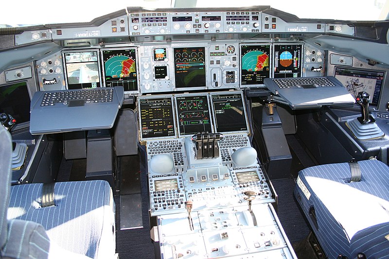 Fil:Airbus A380 cockpit.jpg