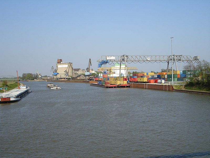 Fil:Mittellandkanal BS Hafen.JPG
