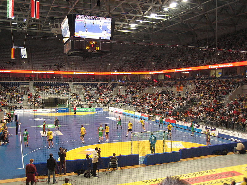 Fil:SAP-Arena - SC Magdeburg im Angriff.JPG