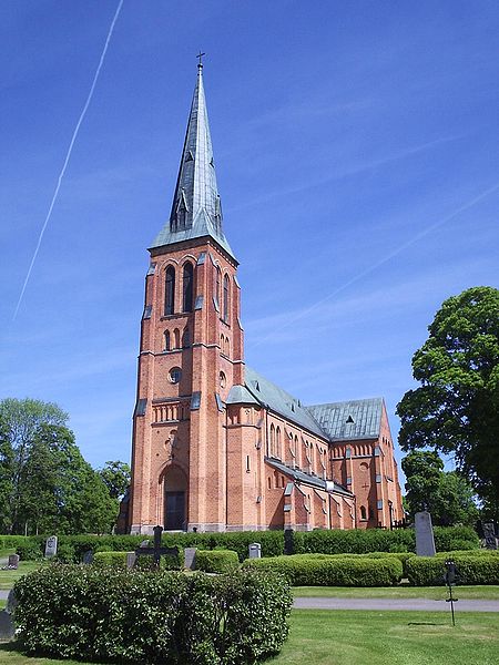 Fil:Undenäs kyrka, den 9 juni 2006, exteriör.JPG