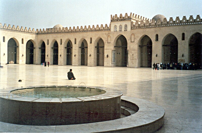 Fil:Mosquee al-akim le caire 1.jpg