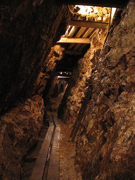 Fil:Silberbergwerk Suggental Josephistollen.jpg