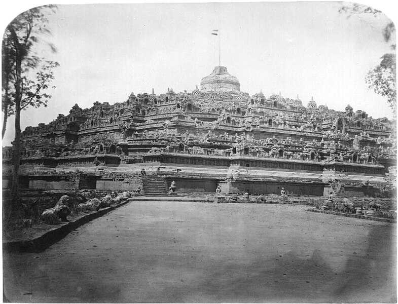 Fil:Borobudur photograph by van kinsbergen.jpg