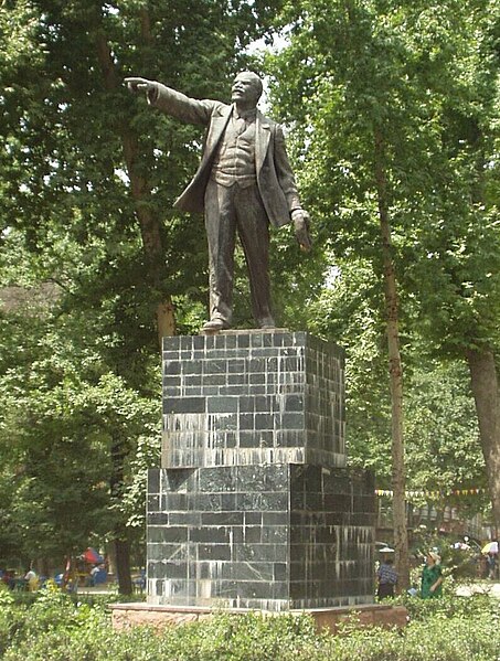 Fil:Duschanbe Lenin.jpg