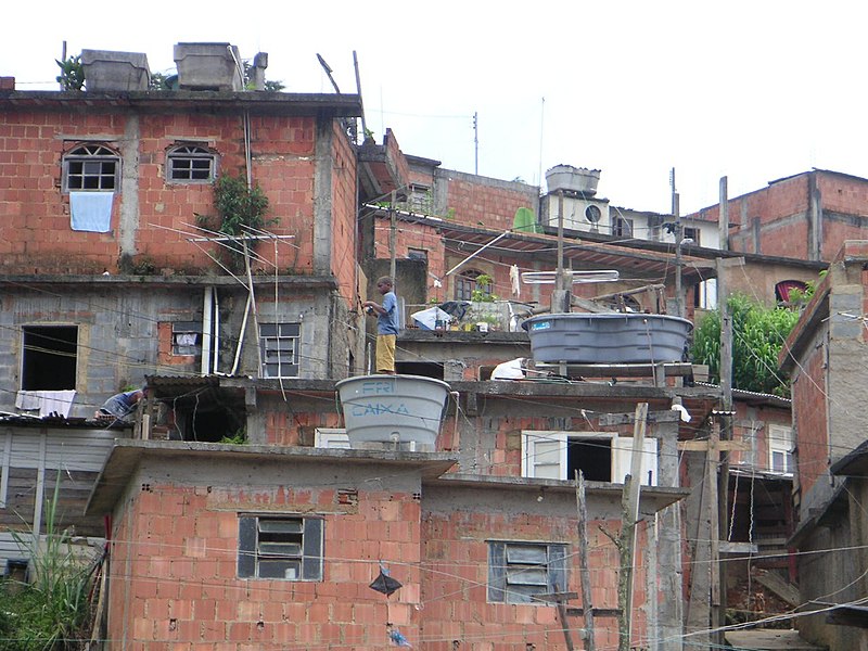 Fil:Favela-Nova Friburgo.jpg