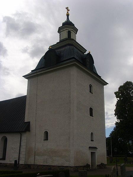 Fil:Tjällmo kyrka, den 24 juni 2008, bild 8.jpg