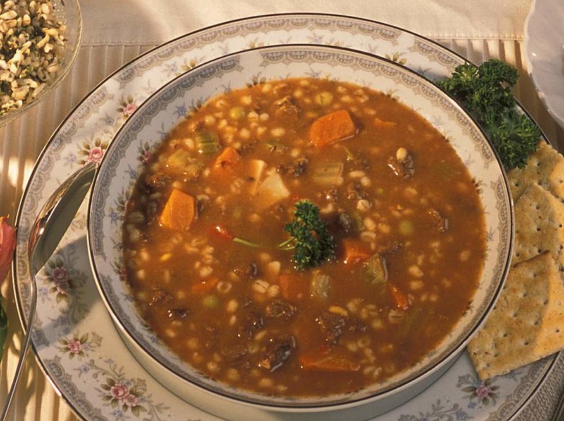 Fil:Vegetable beef barley soup.jpg