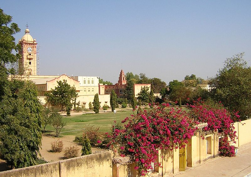 Fil:Nawalgarh Podar College.jpg