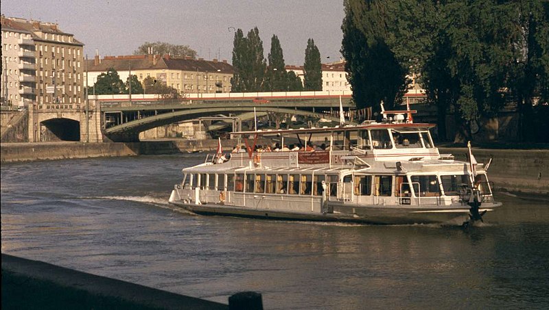 Fil:Wien Donaukanal.jpg