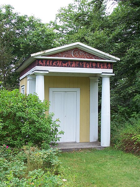 Fil:Skärva garden pavilion.jpg