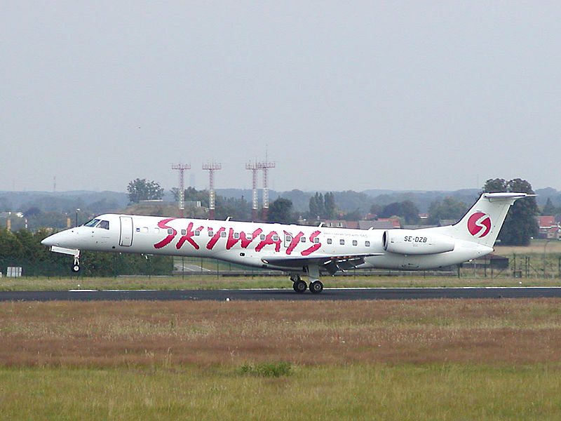 Fil:SE-DZB-Embraer ERJ145-Skyways.jpg