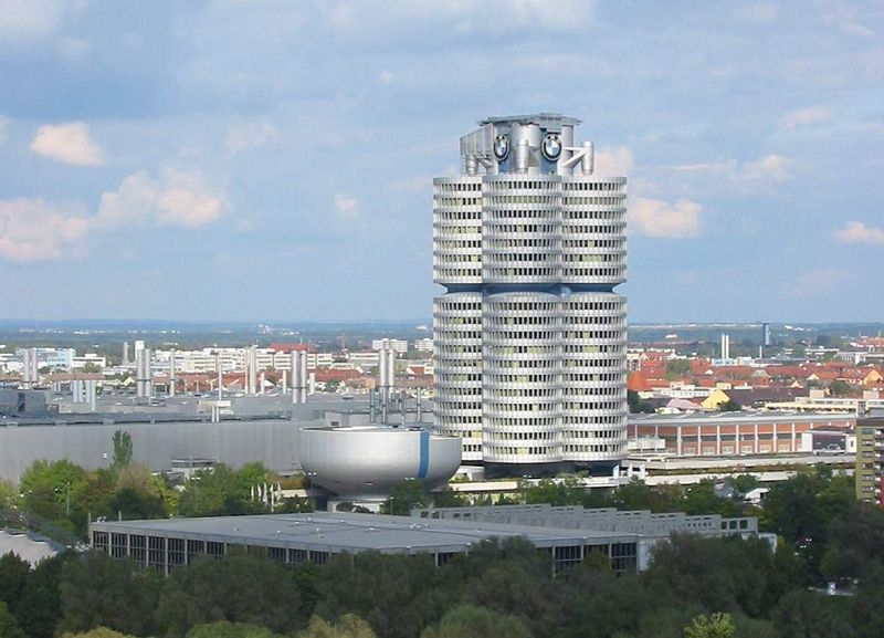 Fil:BMW building munich.jpg