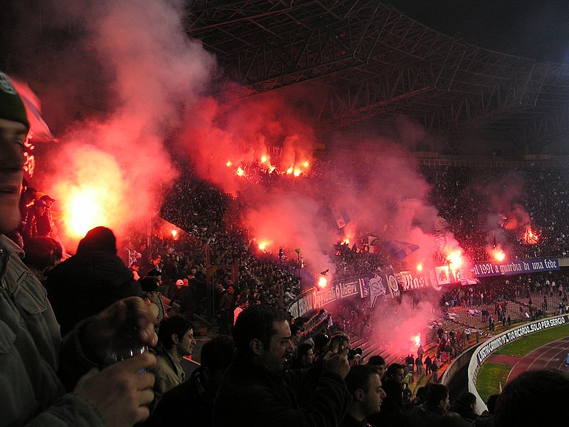 Fil:NapoliUltras1.jpg