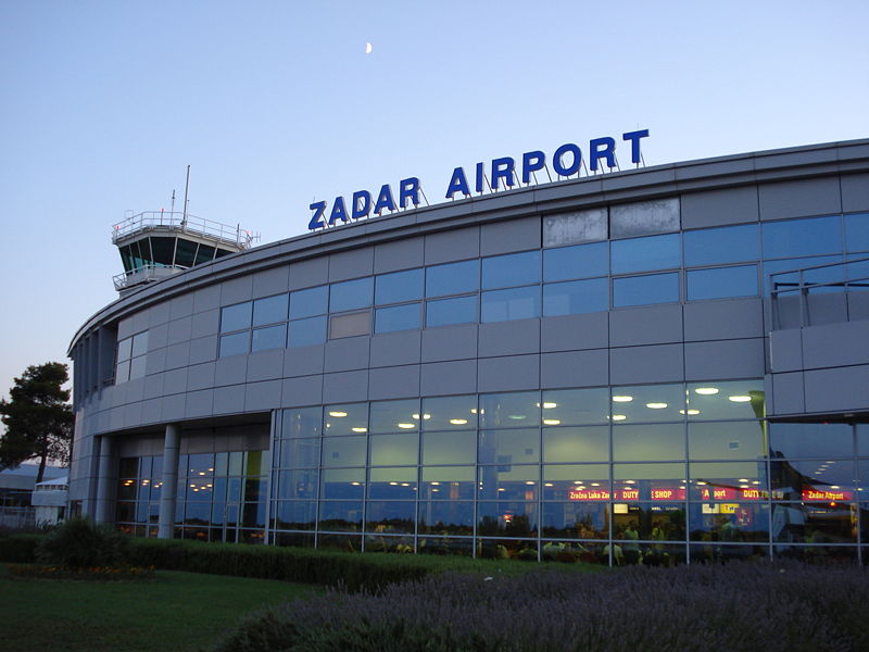 Fil:Zadar airport terminal croatia.JPG