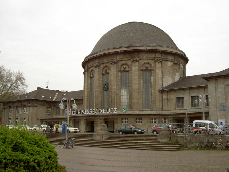 Fil:Bahnhof Köln Messe Deutz.jpg
