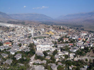 Bild på staden Gjirokastra