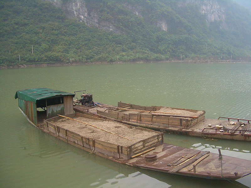 Fil:Tongshan-County-sand-boats-9887.jpg