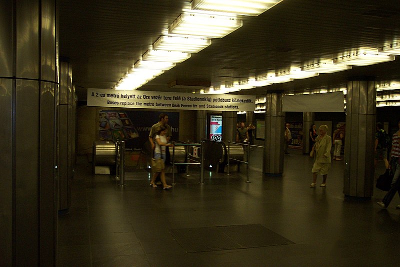 Fil:Budapest Metro Deak ter.jpg