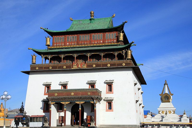 Fil:Gandantegchinlen Khiid Monastery.jpg