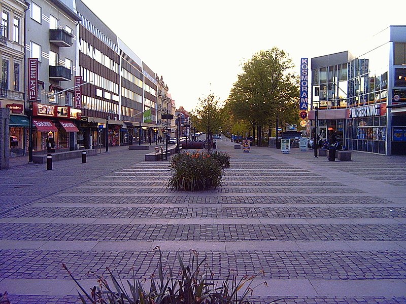 Fil:Kristianstad citycenter.jpg