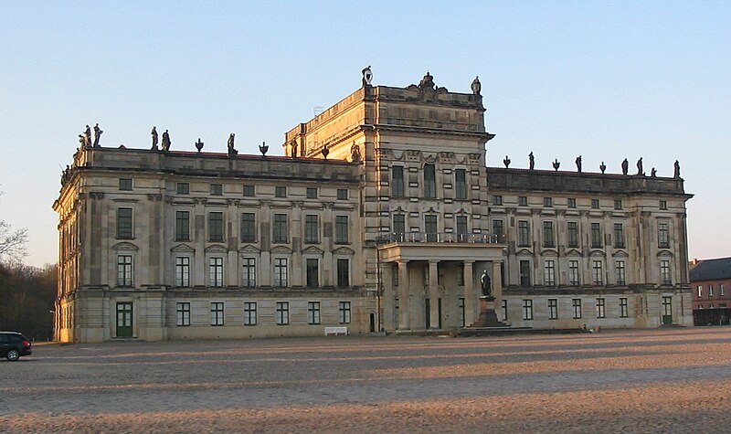 Fil:Schloss Ludwigslust.jpg