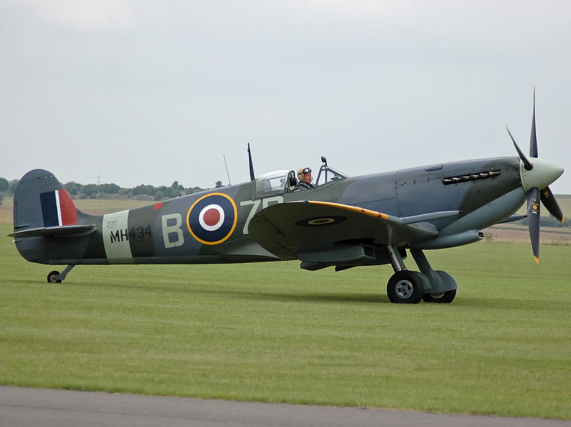 Fil:Spitfire LF IXC MH434.jpg