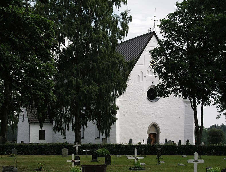 Fil:Tierps kyrka view.jpg