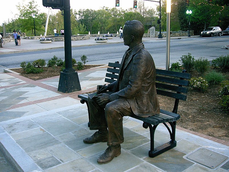 Fil:Charles Townes statue.jpg
