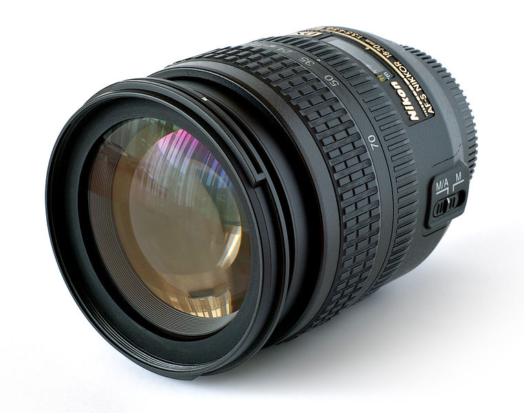 Fil:Lens Nikkor 18-70mm.jpg