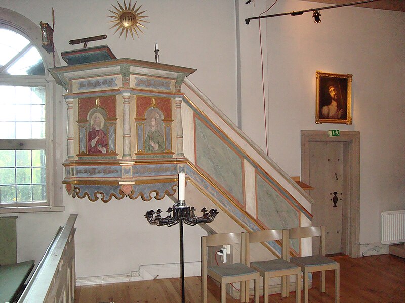 Fil:Predikstolen, Hosjö kyrka.jpg