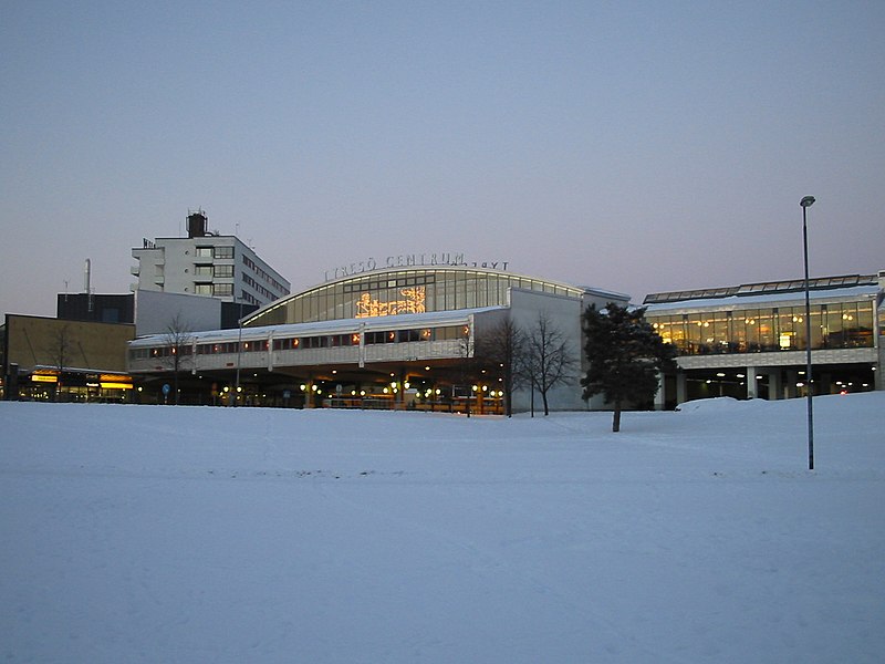 Fil:Tyresö Centrum, winter, from south, 2003-01-04.jpeg