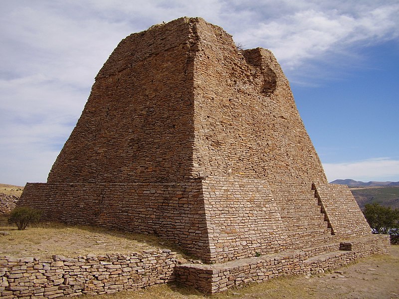 Fil:Votive Pyramid La Quemada.JPG