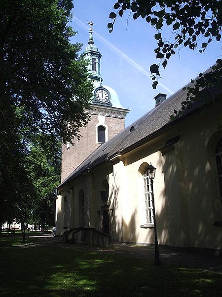 Fil:Vänersborgs kyrka, den 5 juli 2006, bild 1.JPG