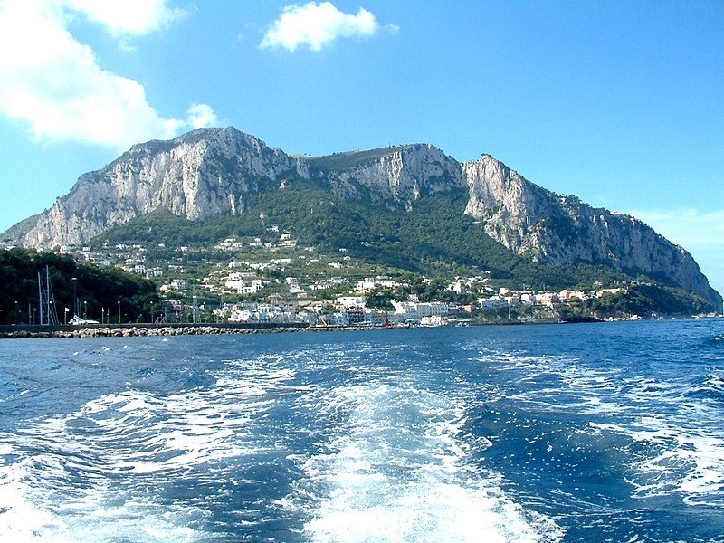 Fil:Wyspa Capri.JPG