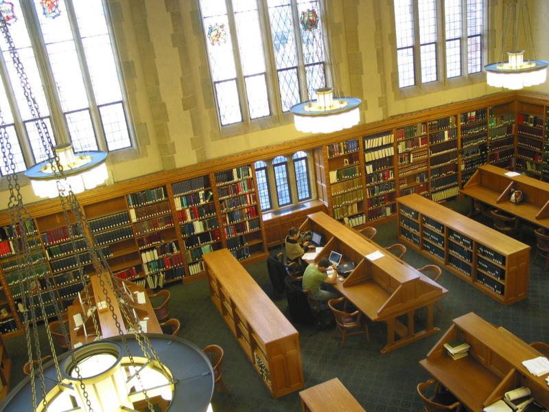 Fil:Yale Law School Library Reading Room (L3).jpg