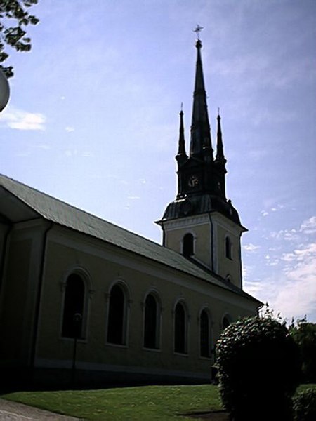 Fil:Borrby kyrka.jpg