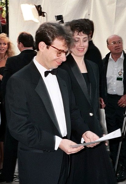 Fil:Rick Moranis at the 62nd Academy Awards.jpg