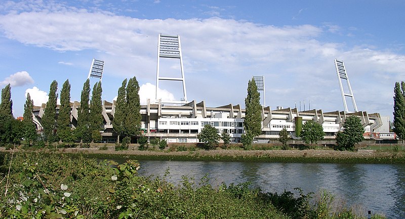 Fil:Weserstadion-von-suedwesten.jpg