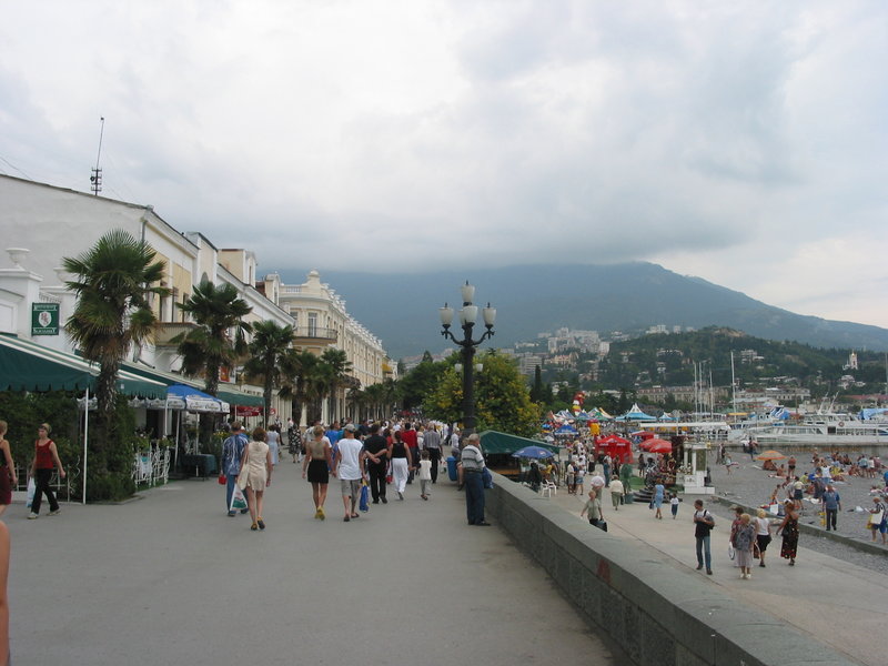 Fil:Yalta Sea Promenade.JPG