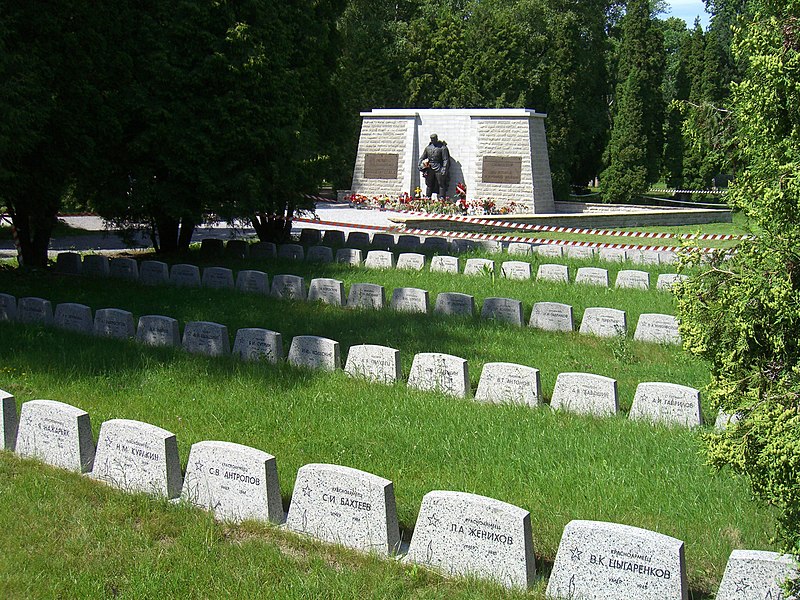 Fil:Bronze Soldier of Tallinn, 2007.jpg