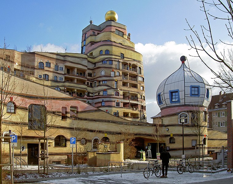 Fil:Darmstadt-Waldspirale-Hundertwasser4.jpg