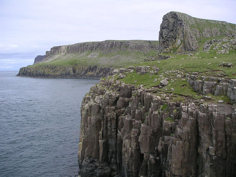 Fil:Scotland Skye cliffs.jpg