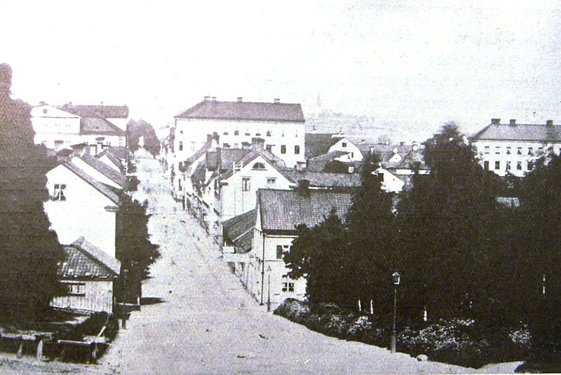 Fil:Drottninggatan i Uppsala 1860-talet.jpg