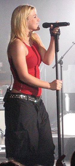 Kelly Clarkson under hennes Hazel Eyes koncert tour i Geelong, Victoria, Australien den 10 november, 2005