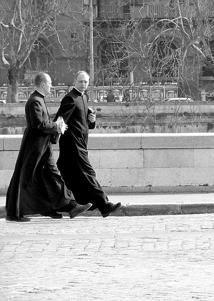 Fil:Priests rome.jpg